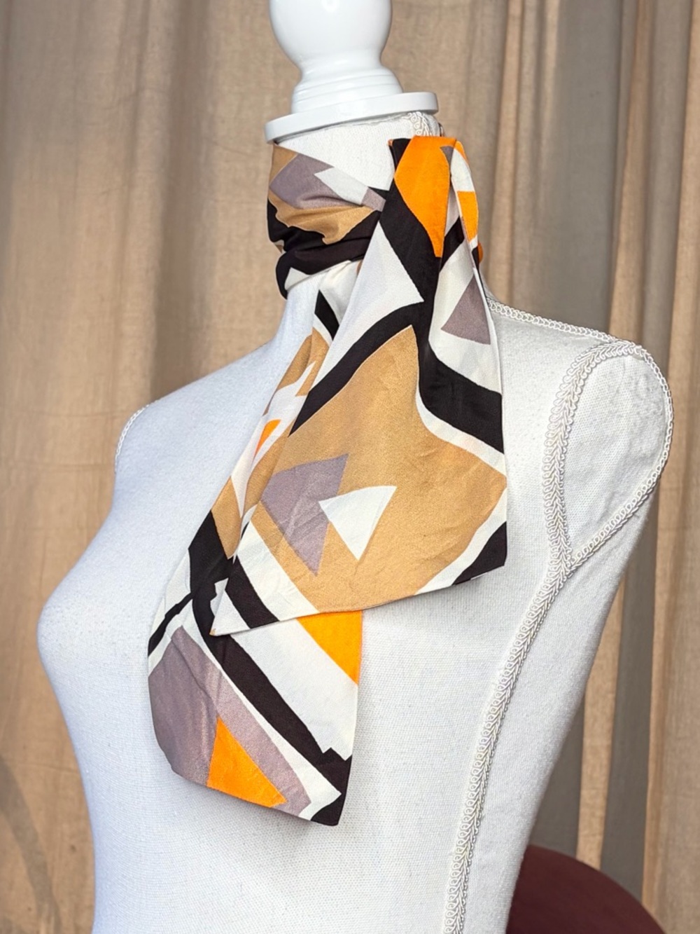 70s Mod Bow Scarf
